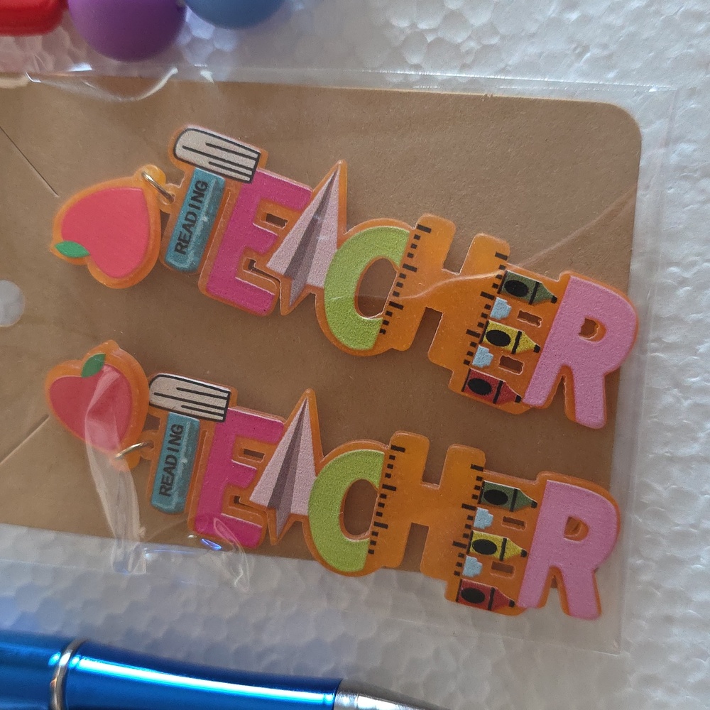 Teacher Accessory Set - Picture 4 of 9